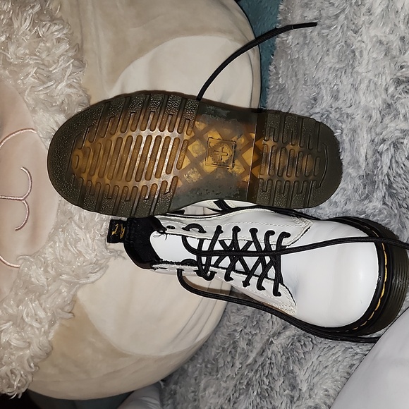 Doc Martin's Air wair with bouncing soles size 10 - Picture 4 of 4